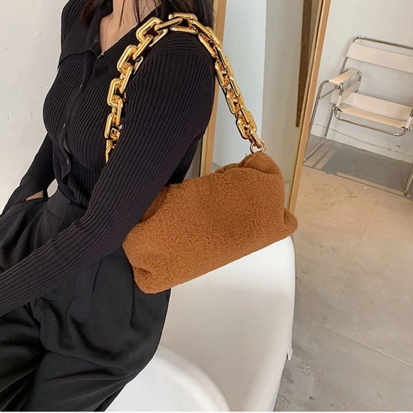Fashion fluffy Tan chunky chain women’s shoulder bag - Picture 3 of 10